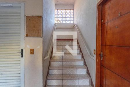 Entrada  de apartamento à venda com 2 quartos, 51m² em Campanário, Diadema