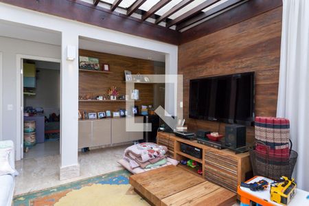 Sala de TV de casa de condomínio à venda com 3 quartos, 265m² em Alphaville Nova Lima, Nova Lima