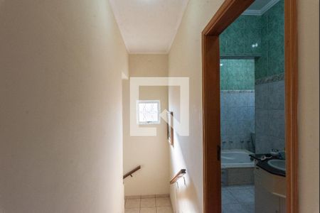 Corredor de casa à venda com 4 quartos, 200m² em Vila Dutra, Campinas