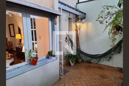 Casa à venda com 3 quartos, 270m² em Vila Olímpia, São Paulo
