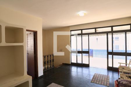 Sala de TV de apartamento à venda com 4 quartos, 240m² em São Pedro, Belo Horizonte