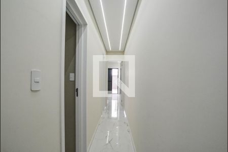 Corredor de apartamento à venda com 3 quartos, 90m² em Vila Scarpelli, Santo André