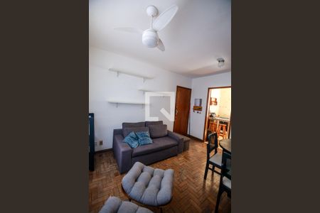 Sala de apartamento para alugar com 2 quartos, 69m² em Padre Eustáquio, Belo Horizonte