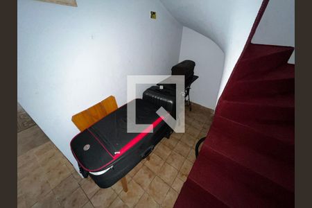 Escada de casa à venda com 3 quartos, 125m² em Vila Ester (zona Norte), São Paulo