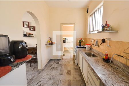 Cozinha de casa à venda com 4 quartos, 170m² em Sagrada Família, Belo Horizonte