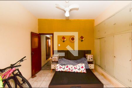 Suite de casa à venda com 4 quartos, 170m² em Sagrada Família, Belo Horizonte