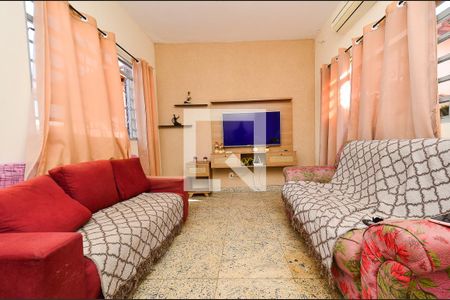 Sala de casa à venda com 4 quartos, 170m² em Sagrada Família, Belo Horizonte