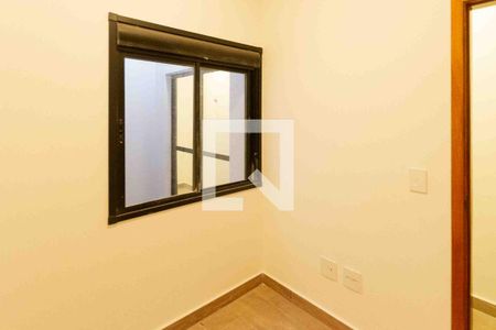 Quarto  de casa à venda com 3 quartos, 120m² em Vila Carrão, São Paulo