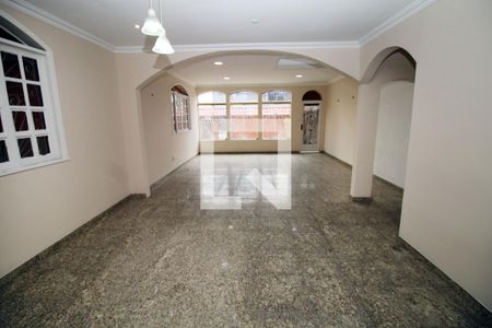 Sala de casa para alugar com 4 quartos, 200m² em Penha, Rio de Janeiro