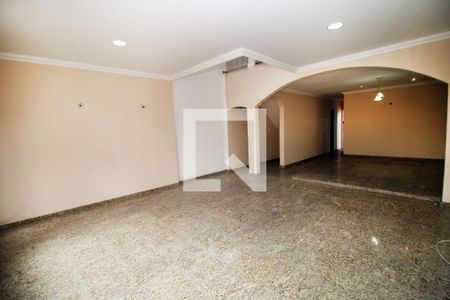 Sala de casa para alugar com 4 quartos, 200m² em Penha, Rio de Janeiro