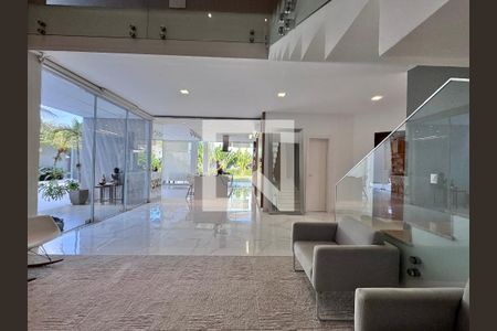 Sala de casa de condomínio para alugar com 5 quartos, 620m² em Recreio dos Bandeirantes, Rio de Janeiro