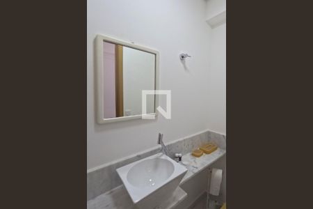 Lavabo de apartamento para alugar com 3 quartos, 100m² em Gonzaga, Santos