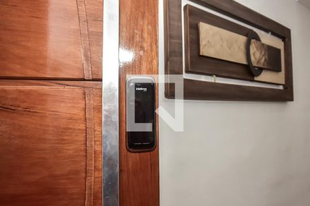 Sala de casa à venda com 2 quartos, 110m² em Jardim Tres Irmaos, Taboão da Serra