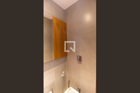 Lavabo 1 de apartamento à venda com 3 quartos, 185m² em Icaraí, Niterói
