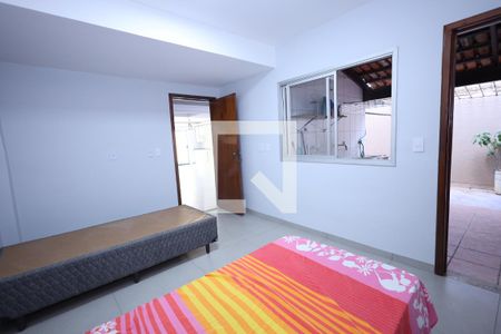 Quarto  de casa para alugar com 3 quartos, 180m² em Setor Pedro Ludovico, Goiânia