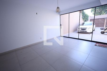 Sala de casa para alugar com 3 quartos, 180m² em Setor Pedro Ludovico, Goiânia