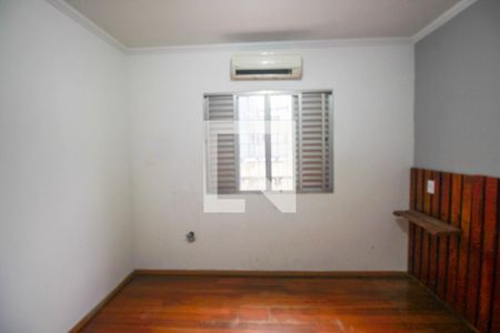 Quarto 1 de casa para alugar com 3 quartos, 168m² em Vila Ernesto, São Paulo