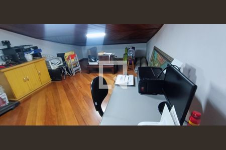 Escritório de casa para alugar com 3 quartos, 206m² em Jardim Leonidas Moreira, São Paulo