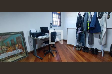 Escritório de casa para alugar com 3 quartos, 206m² em Jardim Leonidas Moreira, São Paulo