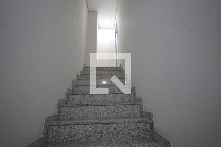 Escada de apartamento à venda com 2 quartos, 84m² em Vila Homero Thon, Santo André