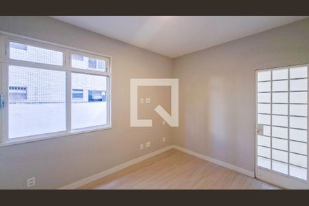 Quarto 2 de apartamento à venda com 4 quartos, 220m² em Santo Antônio, Belo Horizonte