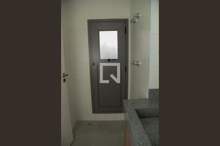 Banheiro da Suíte de apartamento para alugar com 1 quarto, 30m² em Chácara Santo Antônio (zona Sul), São Paulo