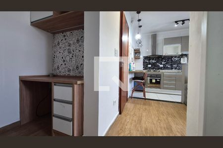 Corredor de apartamento para alugar com 1 quarto, 35m² em Vila Vitória, Santo André