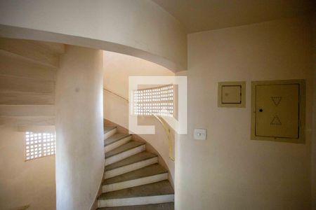 Hall de entrada de apartamento à venda com 2 quartos, 44m² em Jardim Rosinha, Diadema