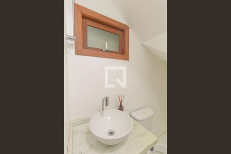 Lavabo de casa de condomínio à venda com 3 quartos, 92m² em Mato Grande, Canoas