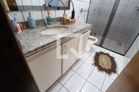 Apartamento para alugar com 3 quartos, 110m² em Saraiva, Uberlândia