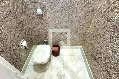 Lavabo de apartamento à venda com 4 quartos, 140m² em Humaitá, Rio de Janeiro