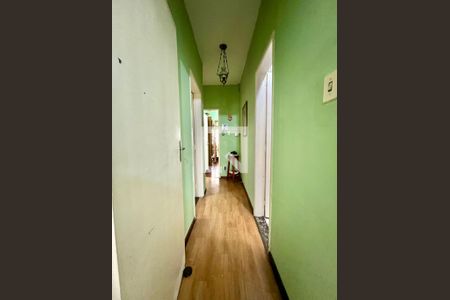 Corredor  de casa à venda com 3 quartos, 278m² em Santa Monica, Belo Horizonte