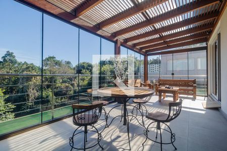 Varanda de casa à venda com 3 quartos, 400m² em Teresópolis, Porto Alegre