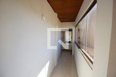 Corredor de casa de condomínio para alugar com 2 quartos, 490m² em Setor Habitacional Vicente Pires, Brasília