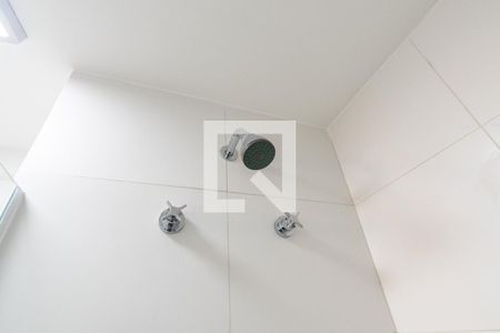 Banheiro de kitnet/studio para alugar com 1 quarto, 23m² em Jardim Aurelia, São Paulo