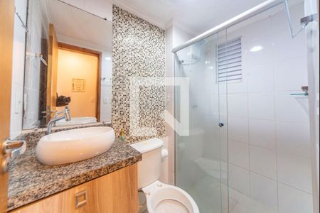Banheiro de apartamento para alugar com 2 quartos, 47m² em Vila Floresta, Santo André
