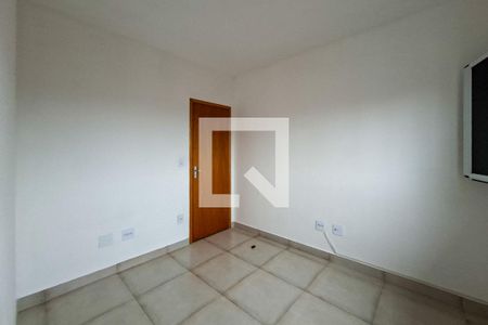 Quarto 1 de casa de condomínio para alugar com 2 quartos, 66m² em Maracanã, Praia Grande