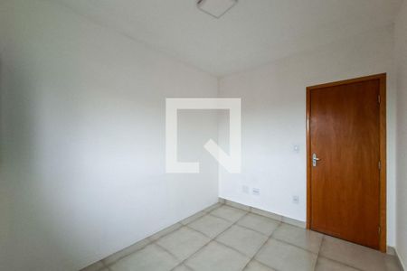 Quarto 1 de casa de condomínio para alugar com 2 quartos, 66m² em Maracanã, Praia Grande