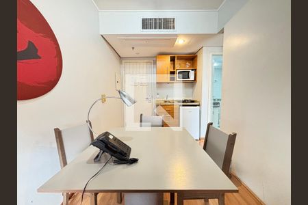 Sala/Cozinha de apartamento à venda com 1 quarto, 69m² em Moema, São Paulo