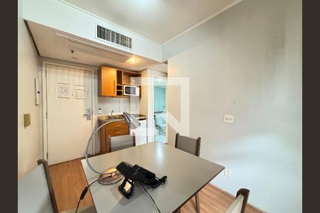 Sala/Cozinha de apartamento para alugar com 1 quarto, 69m² em Moema, São Paulo