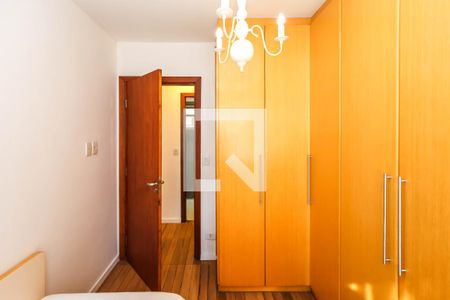 Quarto 1 de apartamento para alugar com 2 quartos, 70m² em Aclimação, São Paulo