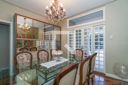Sala de casa à venda com 3 quartos, 490m² em Petrópolis, Porto Alegre