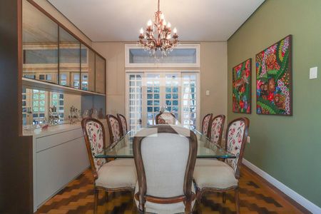 Sala de casa à venda com 3 quartos, 490m² em Petrópolis, Porto Alegre