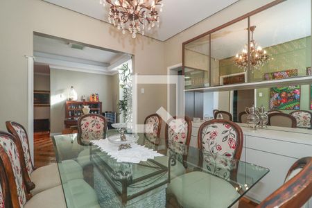 Sala de casa à venda com 3 quartos, 490m² em Petrópolis, Porto Alegre