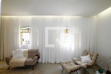 Sala de casa à venda com 4 quartos, 224m² em Salgado Filho, Belo Horizonte