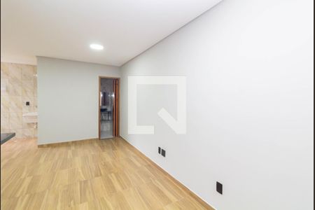 Sala/Cozinha de apartamento para alugar com 2 quartos, 40m² em Jardim Casa Pintada, São Paulo