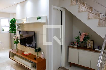 Sala de casa de condomínio à venda com 2 quartos, 60m² em Jaguaribe, Osasco