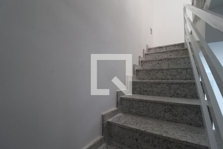 Escada de casa de condomínio à venda com 3 quartos, 129m² em Vila Metalúrgica, Santo André
