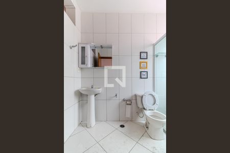 Banheiro de apartamento para alugar com 1 quarto, 51m² em República, São Paulo