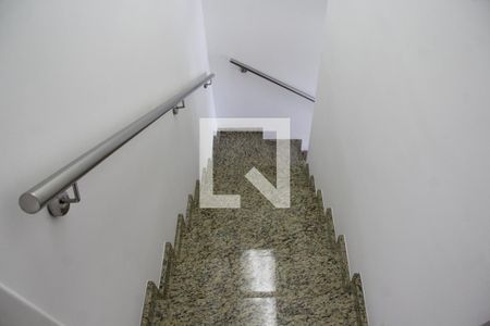 Escada de casa à venda com 2 quartos, 50m² em Jardim do Papai, Guarulhos